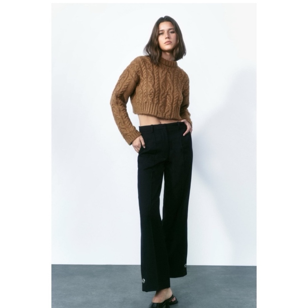 Zara Cropped Cable Knit Sweater Taupe Brown. Small